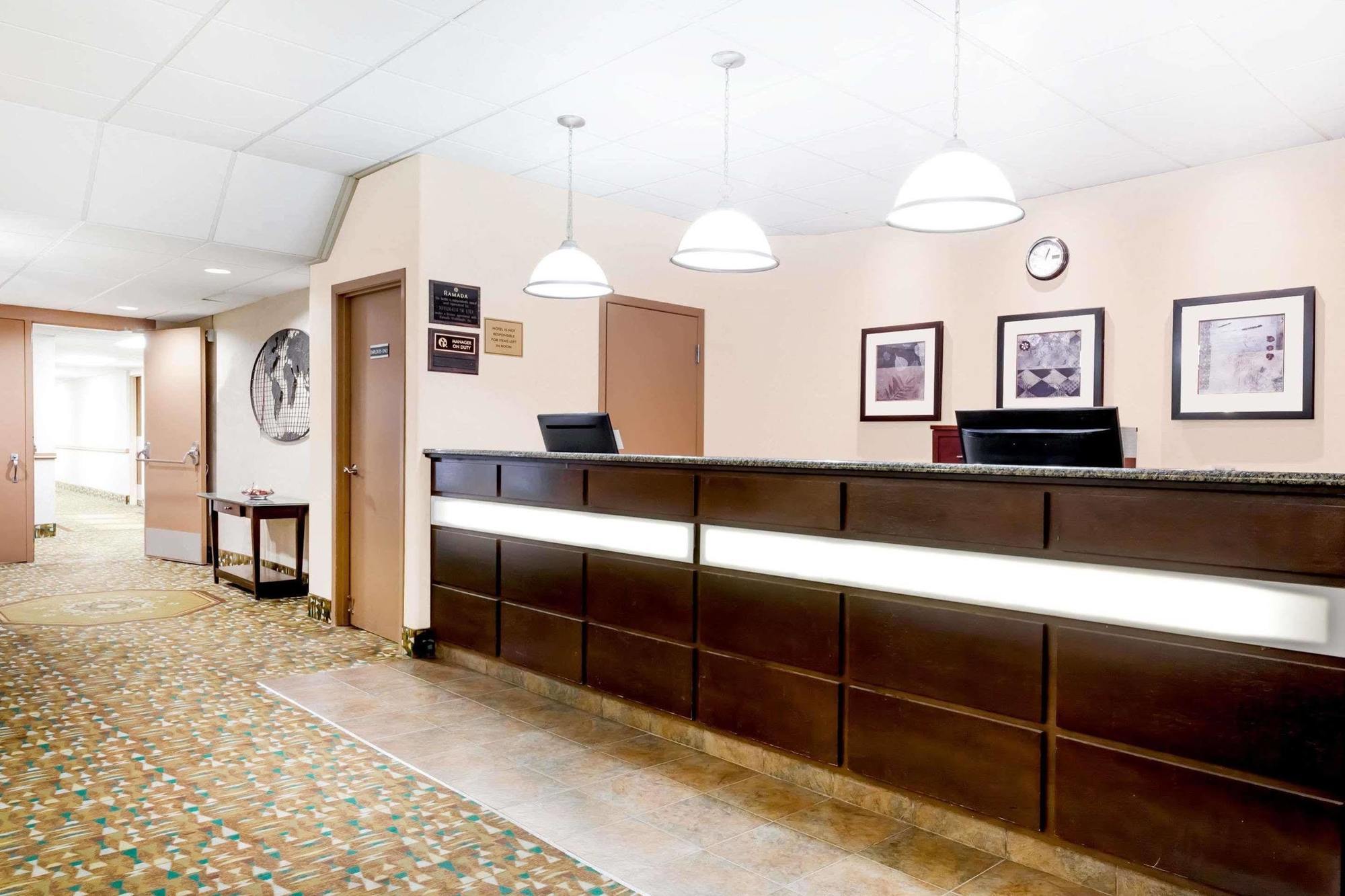 Ramada By Wyndham Yorkton Hotel ภายนอก รูปภาพ