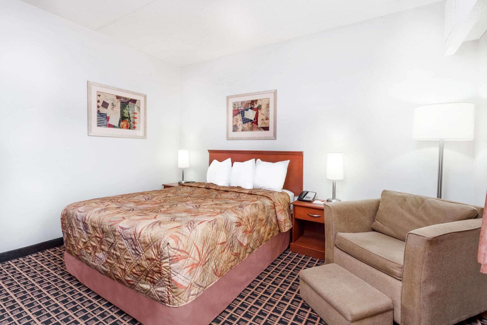 Ramada By Wyndham Yorkton Hotel ภายนอก รูปภาพ