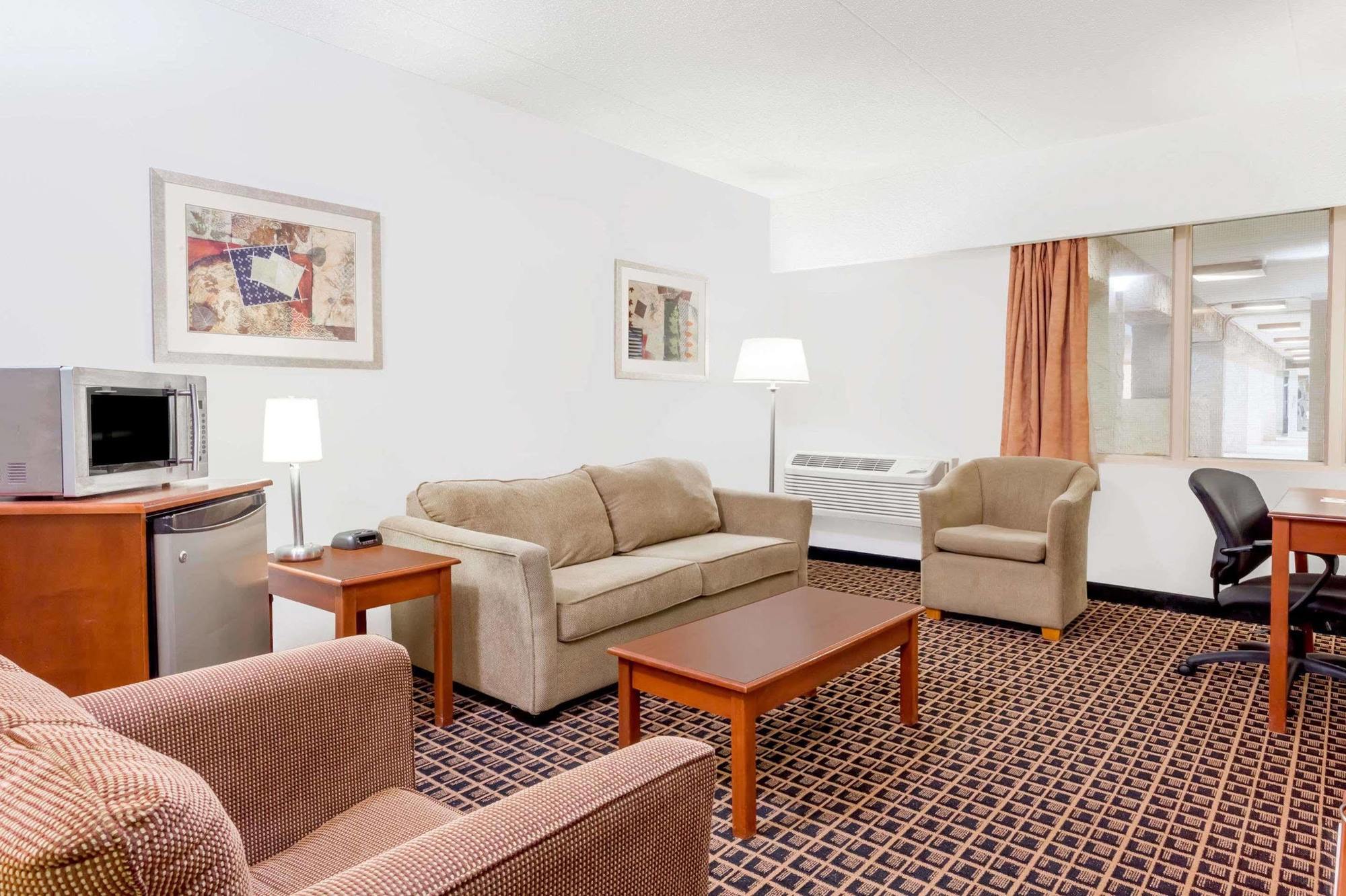 Ramada By Wyndham Yorkton Hotel ภายนอก รูปภาพ