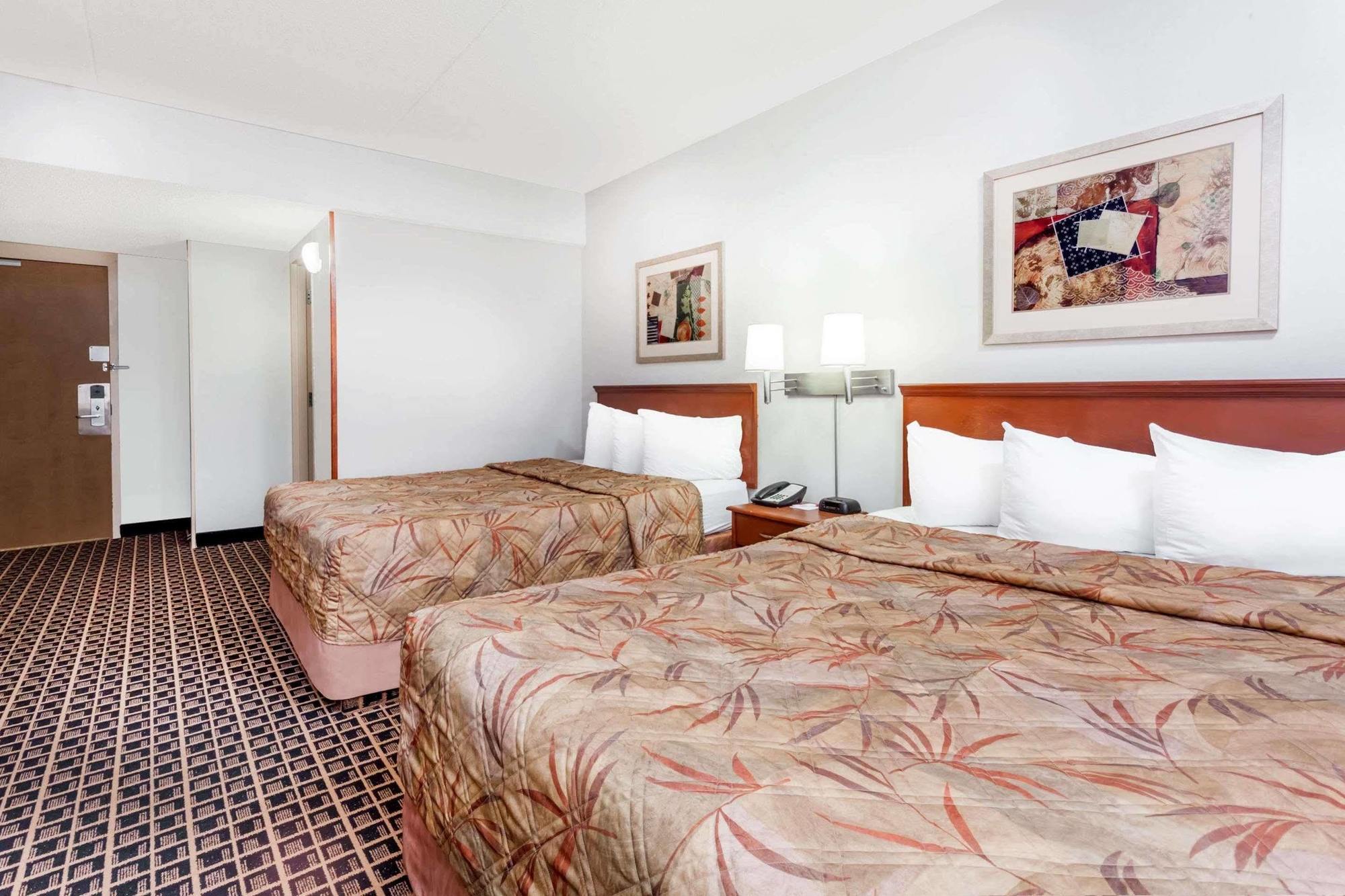 Ramada By Wyndham Yorkton Hotel ภายนอก รูปภาพ