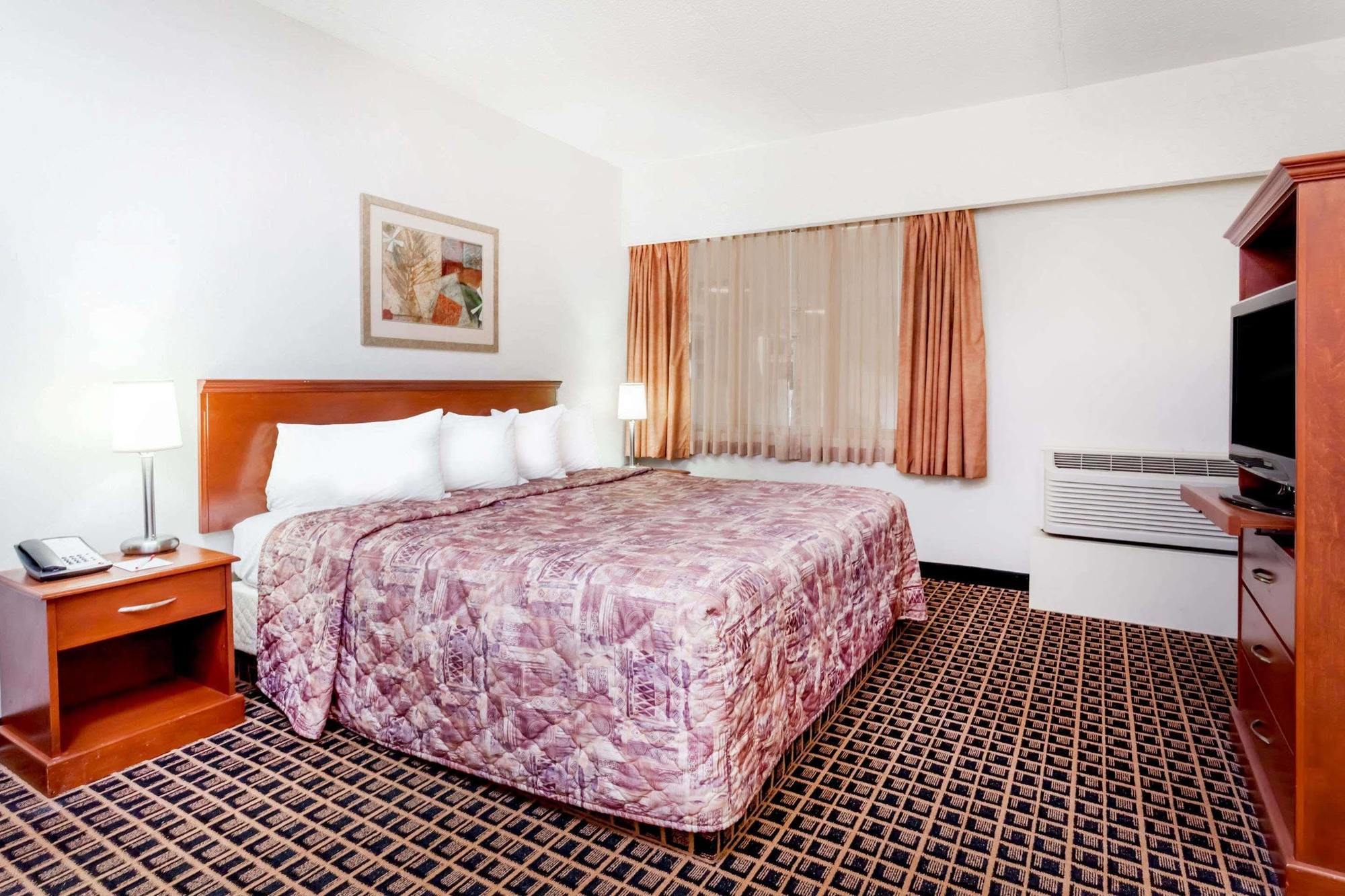 Ramada By Wyndham Yorkton Hotel ภายนอก รูปภาพ