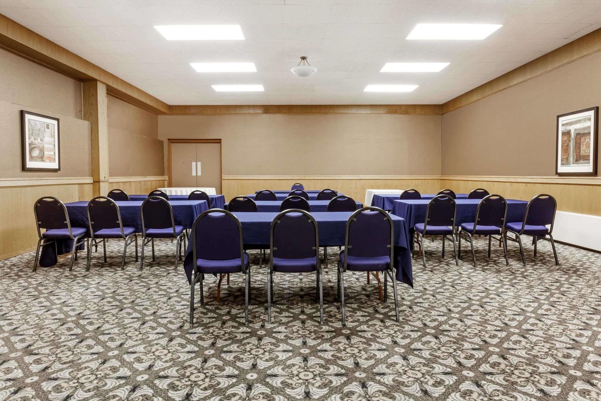 Ramada By Wyndham Yorkton Hotel ภายนอก รูปภาพ